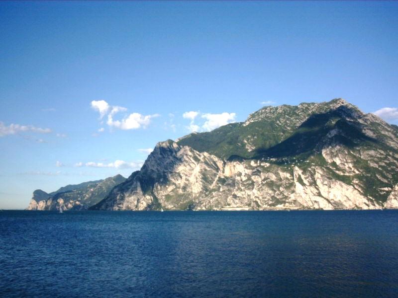 01_gardasee_alpen.jpg