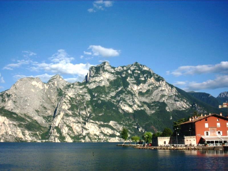 03_gardasee_alpen.jpg