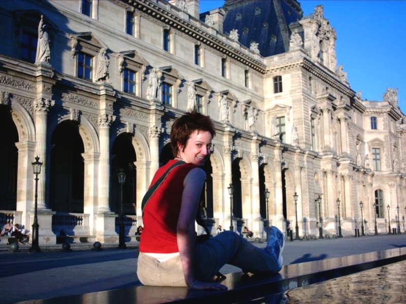 38_meg_louvre.jpg