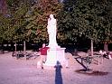 28_al_statue