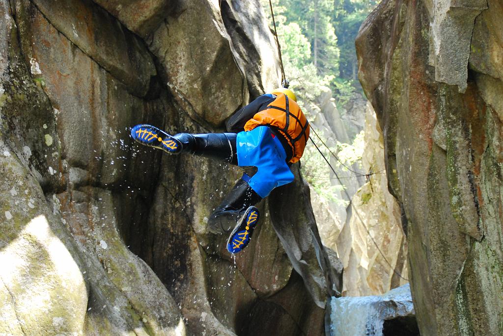 2012_07_Interlaken_Canyoning_012.JPG